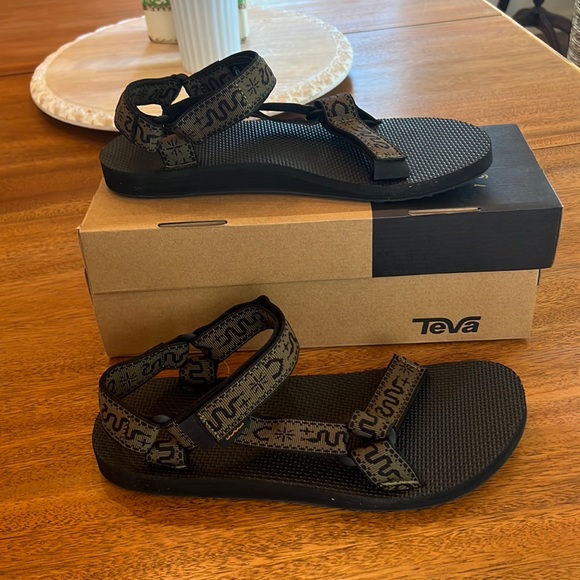 New with box, Teva Hommes sandals, size 11 - Picture 5 of 8
